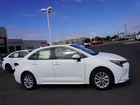 New 2026 Toyota Corolla XLE image 4