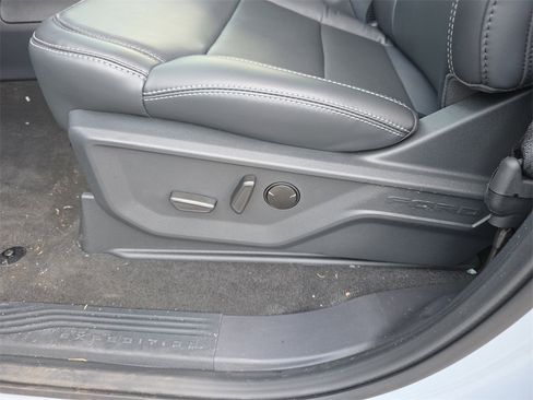 New 2025 Ford Expedition Platinum w/ Driver's Package image 13