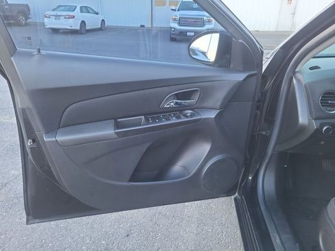 Used 2015 Chevrolet Cruze LT w/ Technology Package image 21