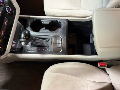 Used 2016 Kia Sedona LX FWD image 42