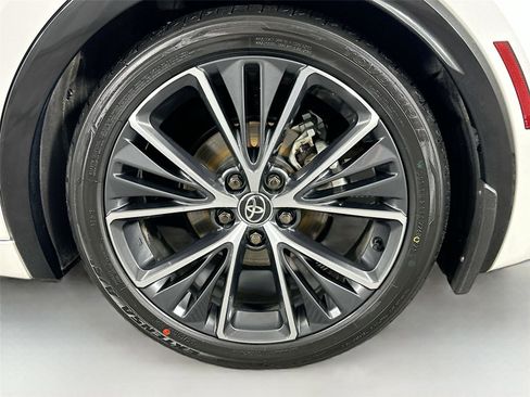 Used 2023 Toyota Prius XLE image 28