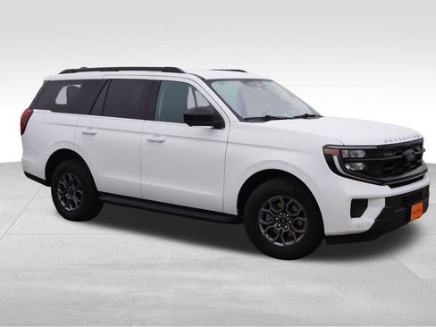 Certified 2025 Ford Expedition Active AWD/4WD image 2