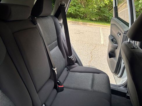 Used 2025 Nissan Rogue SV FWD image 33