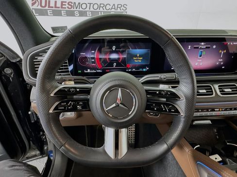 Used 2024 Mercedes-Benz GLS 450 4MATIC image 11