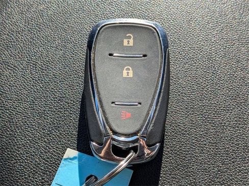 Used 2023 Chevrolet Equinox LS image 33