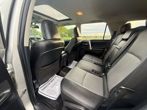 Used 2017 Toyota 4Runner SR5 Premium image 11