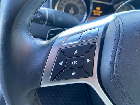 Used 2013 Mercedes-Benz SL 550 image 17