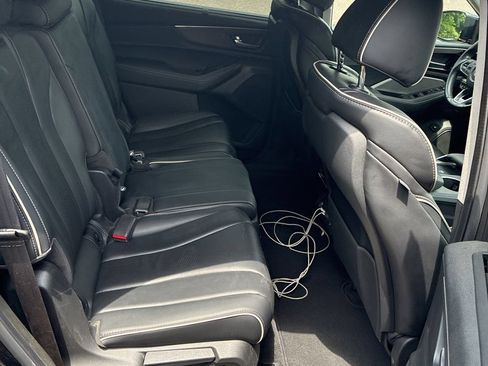 Used 2023 Acura MDX SH-AWD w/ Advance Package image 16