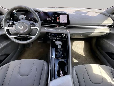 Used 2024 Hyundai Elantra SEL FWD image 14