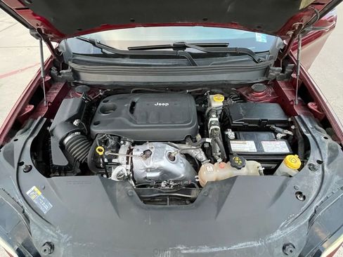 Used 2019 Jeep Cherokee Latitude Plus w/ Comfort/Convenience Group image 26