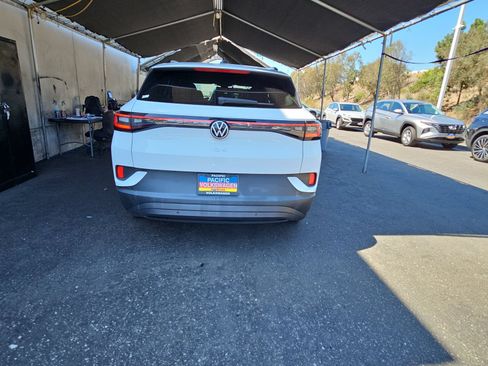 Used 2023 Volkswagen ID.4 Pro RWD image 6