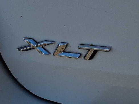Used 2022 Ford Explorer XLT w/ Equipment Group 202A AWD/4WD image 30