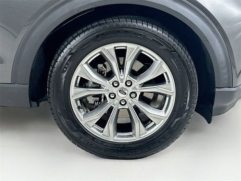 Used 2020 Ford Explorer XLT w/ Equipment Group 202A image 34