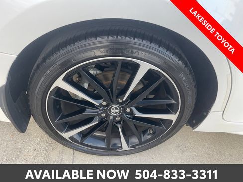 Used 2018 Toyota Camry XSE FWD image 11