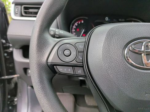 Used 2025 Toyota RAV4 XLE FWD image 18