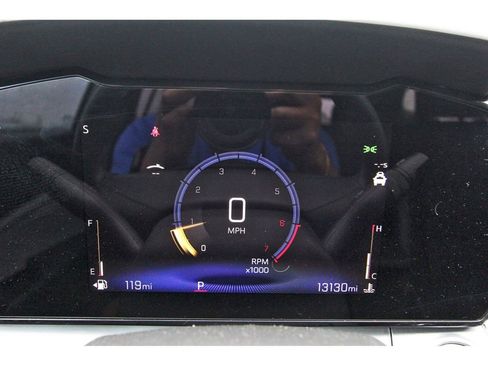 Used 2025 Chevrolet Trax LT w/ Driver Confidence Package image 13