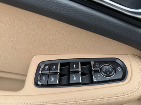 Used 2023 Porsche Macan S image 24