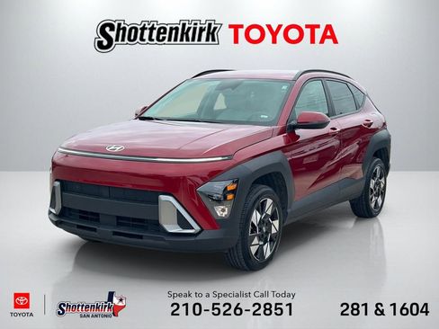 Used 2025 Hyundai Kona SEL image 1
