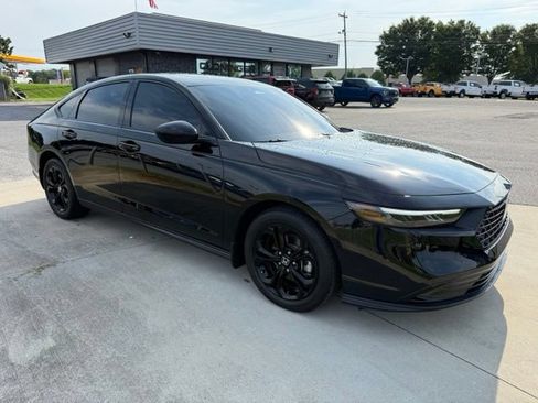 Used 2025 Honda Accord SE image 4