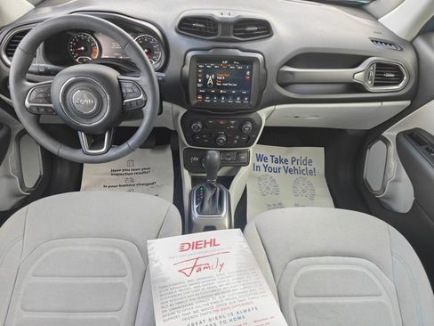 Used 2022 Jeep Renegade Latitude AWD/4WD image 21
