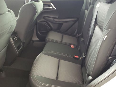 New 2026 Mitsubishi Outlander ES image 11