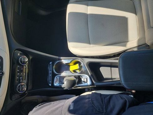 Used 2022 Buick Encore GX Select image 12