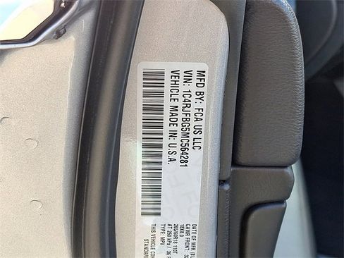 Used 2021 Jeep Grand Cherokee Limited image 27