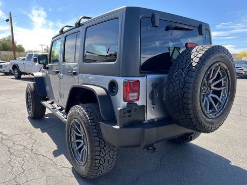 Used 2018 Jeep Wrangler Unlimited Sport S AWD/4WD image 7