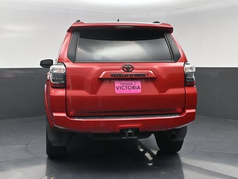 Used 2022 Toyota 4Runner SR5 Premium RWD image 17