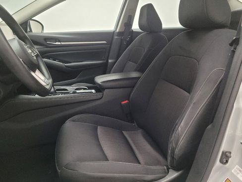 Used 2023 Nissan Altima 2.5 SV FWD image 17