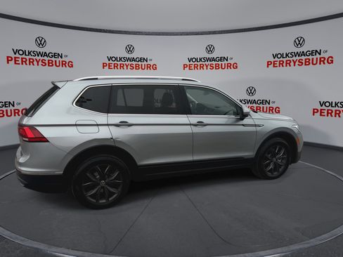 Certified 2022 Volkswagen Tiguan SE image 9