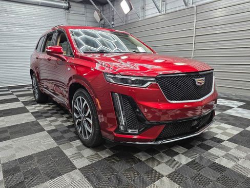 Used 2022 Cadillac XT6 Sport w/ Platinum Package AWD/4WD image 5