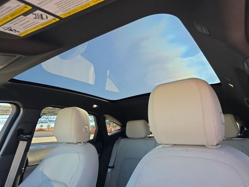 Used 2020 Jaguar E-PACE SE image 19