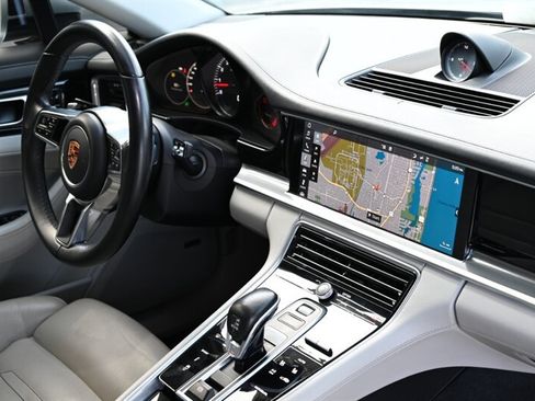 Used 2017 Porsche Panamera 4S w/ Premium Package Plus AWD/4WD image 25