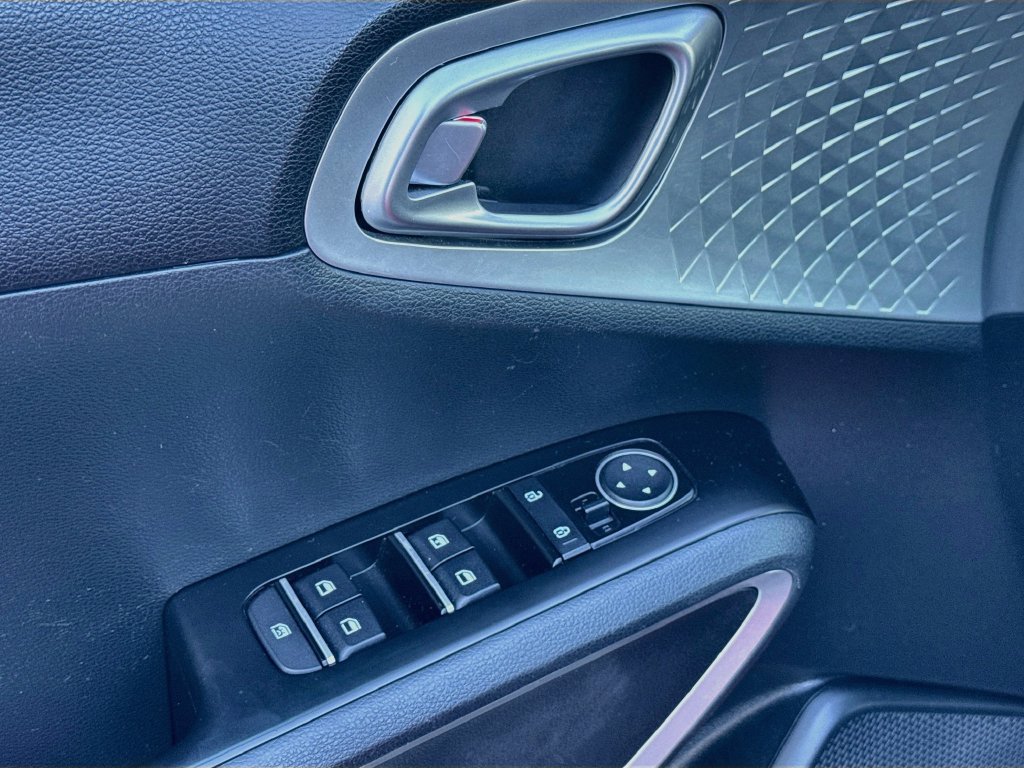 Certified 2023 Kia Soul LX w/ LX Technology Package FWD image 20