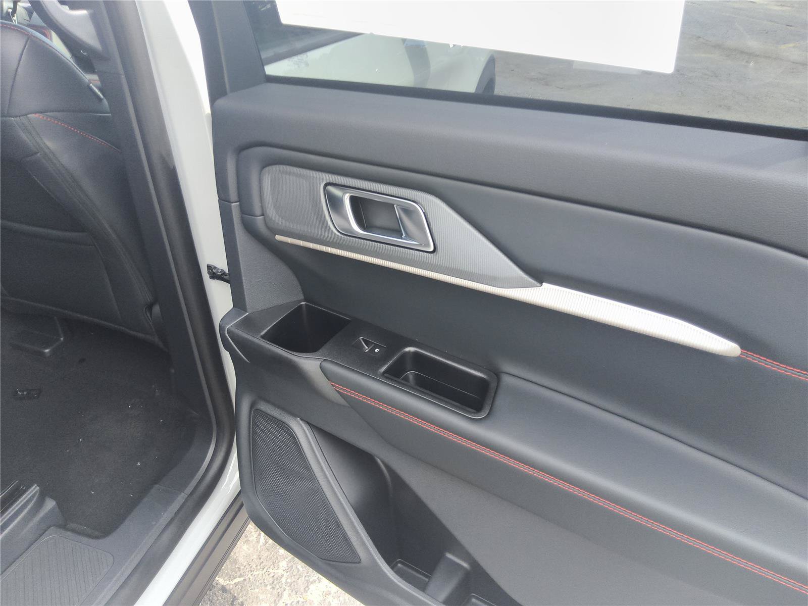New 2027 Ford Explorer ST-Line w/ Premium Package RWD image 20