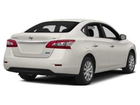 Used 2015 Nissan Sentra SV image 2