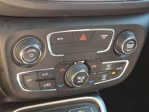 Used 2020 Jeep Compass Latitude w/ Popular Equipment Group AWD/4WD image 15