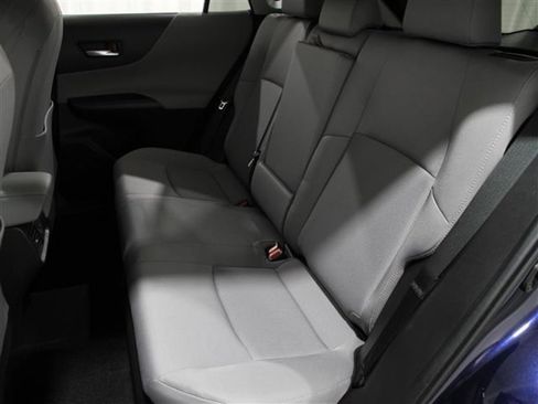 Used 2021 Toyota Venza LE w/ Carpet Mat Package (TMS) image 17