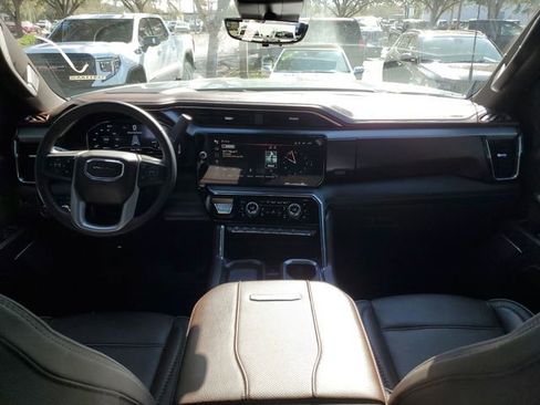 Used 2025 GMC Sierra 2500 Denali w/ Denali Reserve Package image 12