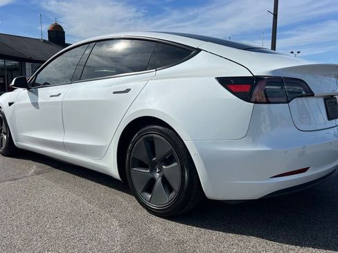 Used 2021 Tesla Model 3 Standard Range Plus image 4