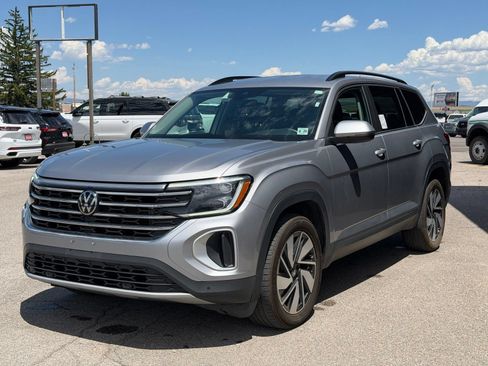 Used 2024 Volkswagen Atlas SE AWD/4WD image 5