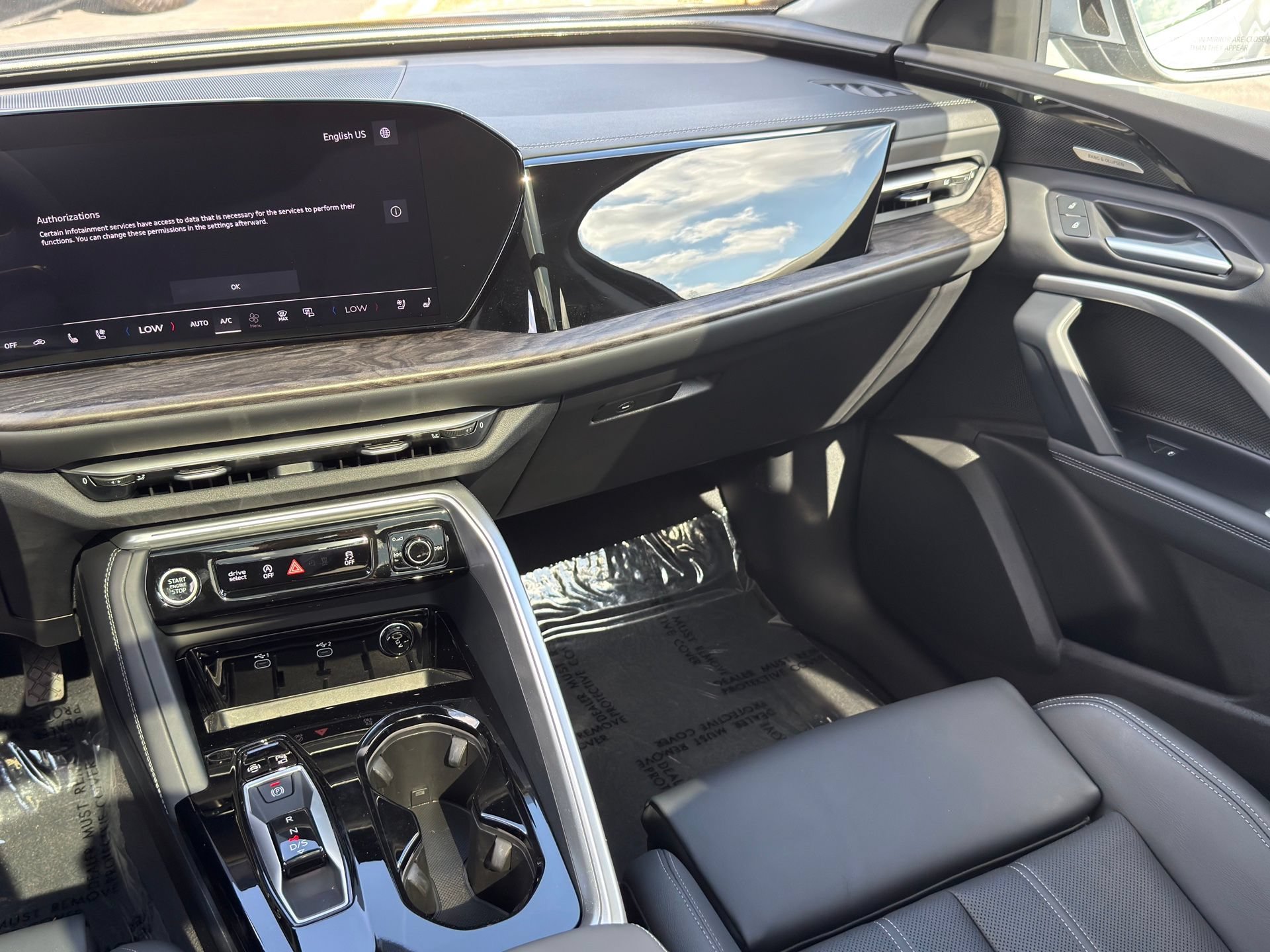 Certified 2025 Audi Q5 Premium Plus w/ Premium Plus AWD/4WD image 24