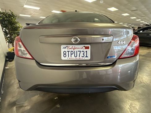 Used 2012 Nissan Versa SV w/ Convenience Pkg image 5