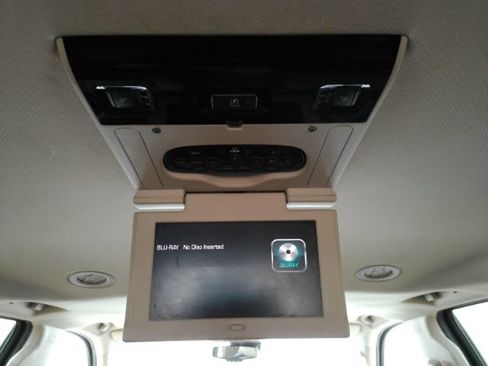 Used 2016 Chevrolet Suburban LT RWD image 37