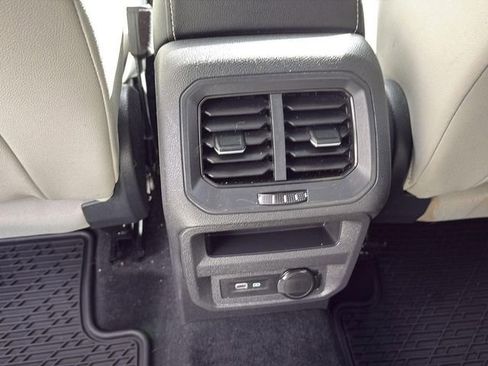 Used 2021 Volkswagen Tiguan SE w/ Panoramic Sunroof Package AWD/4WD image 16