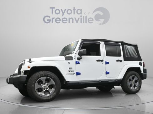 Used 2016 Jeep Wrangler Unlimited Sahara w/ Connectivity Group AWD/4WD image 2