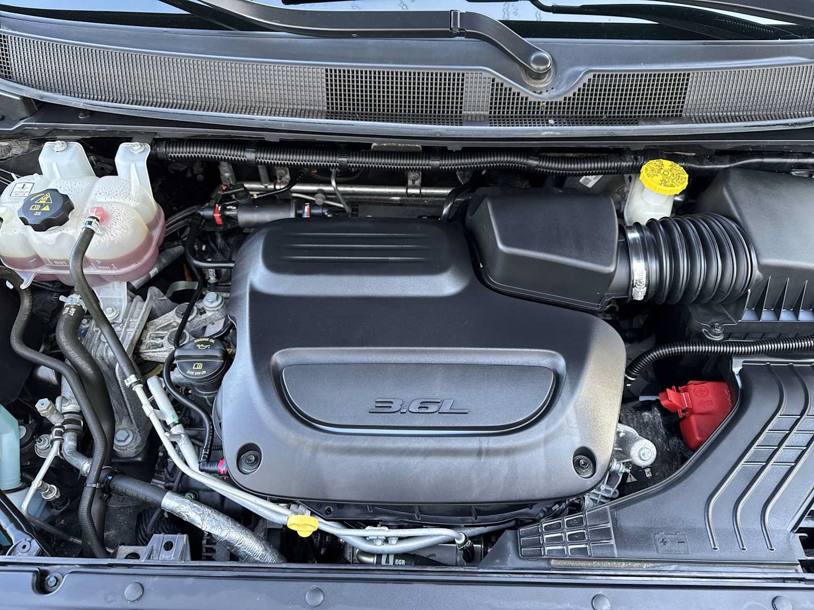 Used 2023 Chrysler Pacifica Touring-L w/ Uconnect Theater Family Group FWD image 41