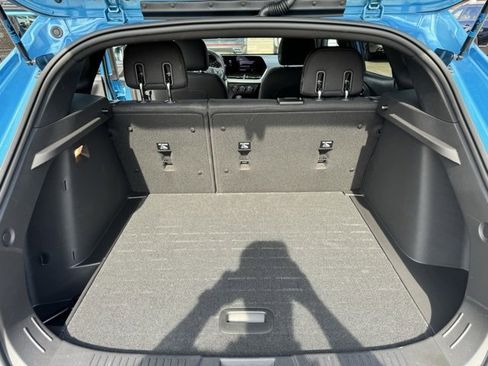 Used 2025 Chevrolet Trax RS w/ Sunroof Package image 9