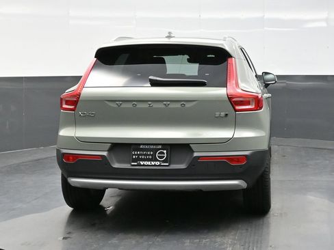 Used 2025 Volvo XC40 B5 Plus image 6